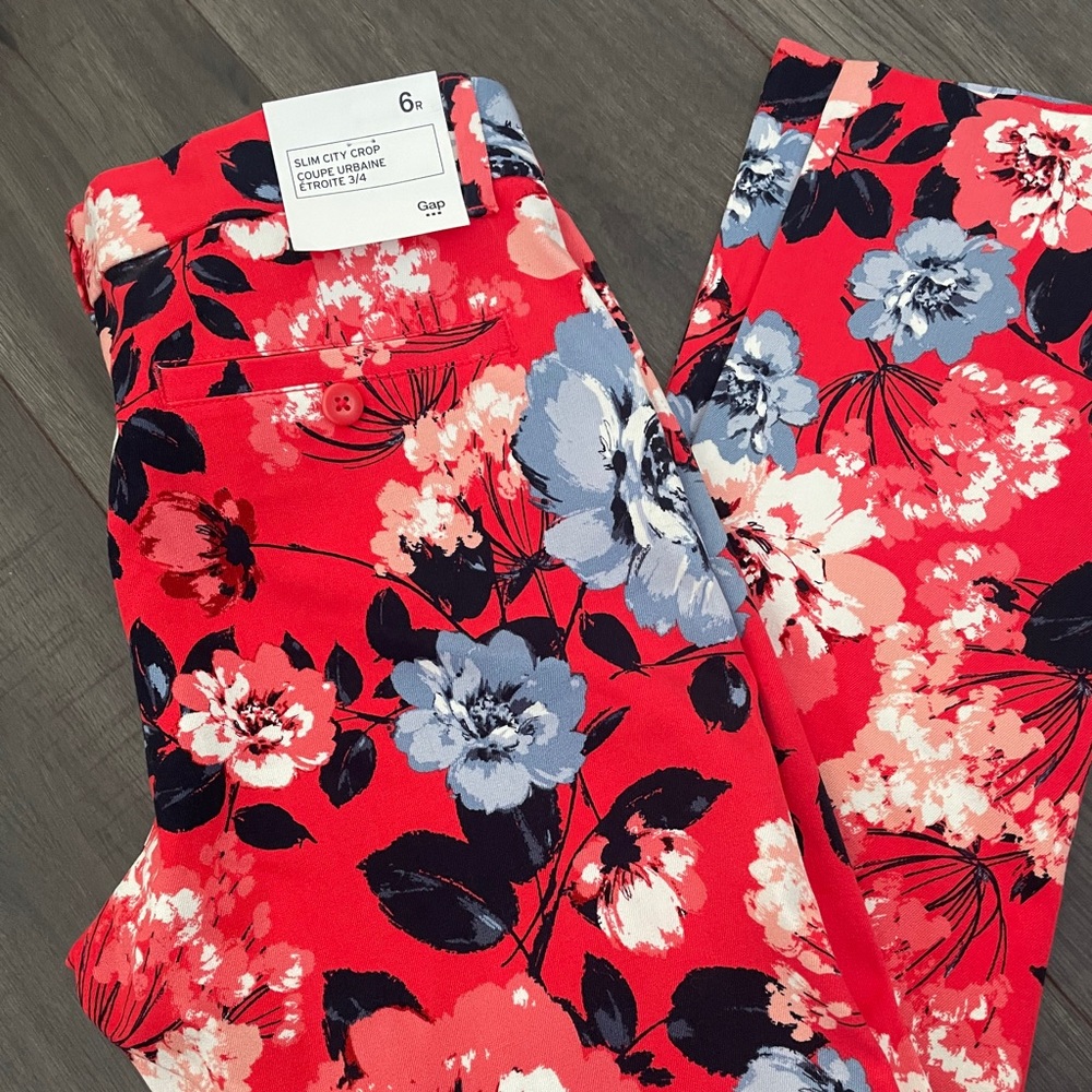 COPY - NWT Gap City Slim Crop